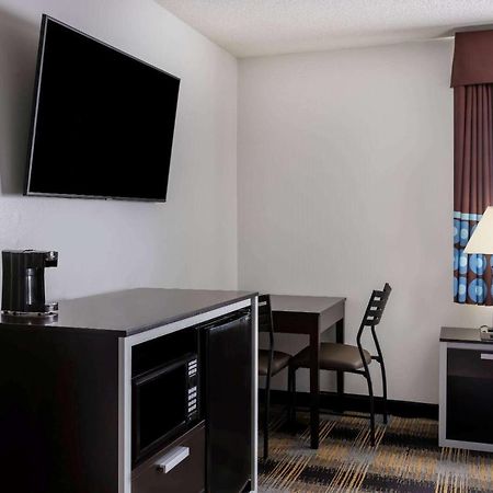 Super 8 By Wyndham Villa Rica Kültér fotó